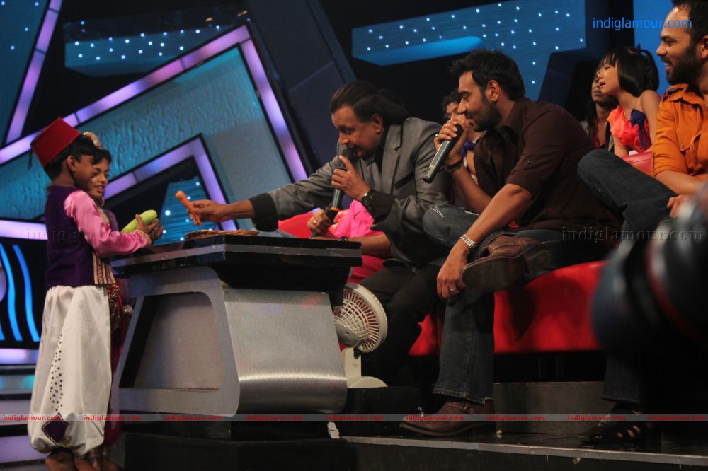 Bol Bachchan Promotion on Dance India Dance Lil Masters Event hd photo