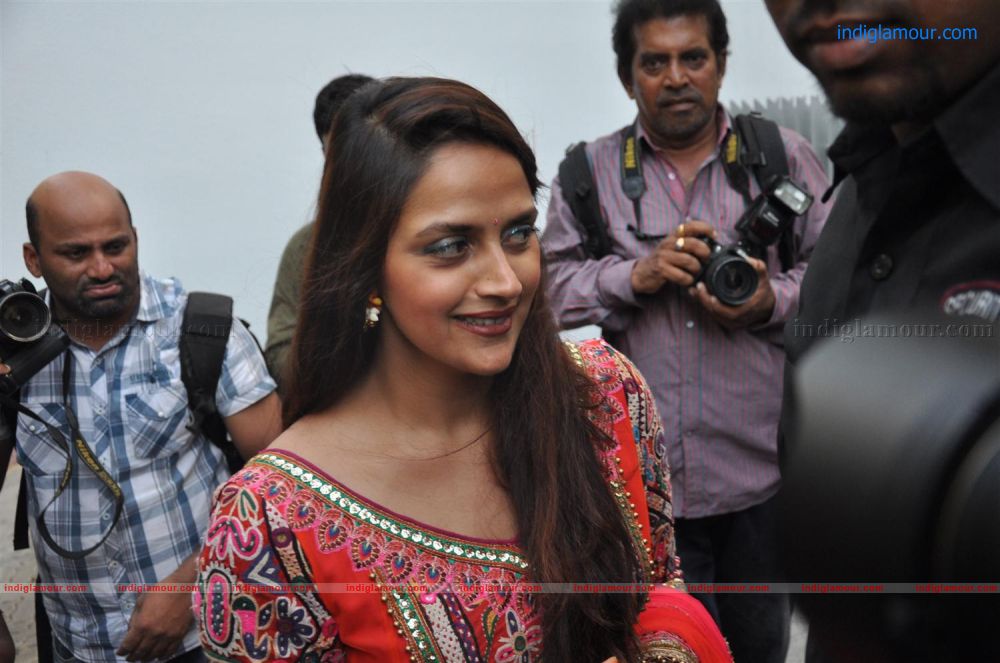 Esha Deol Marriage Mehendi Ceremony Event hd photo