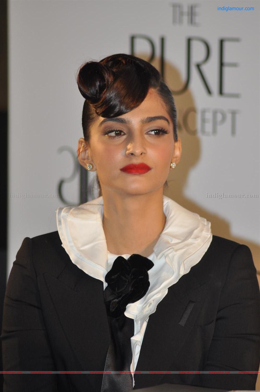 Sonam kapoor at Pure Concept Launch Event hd photo