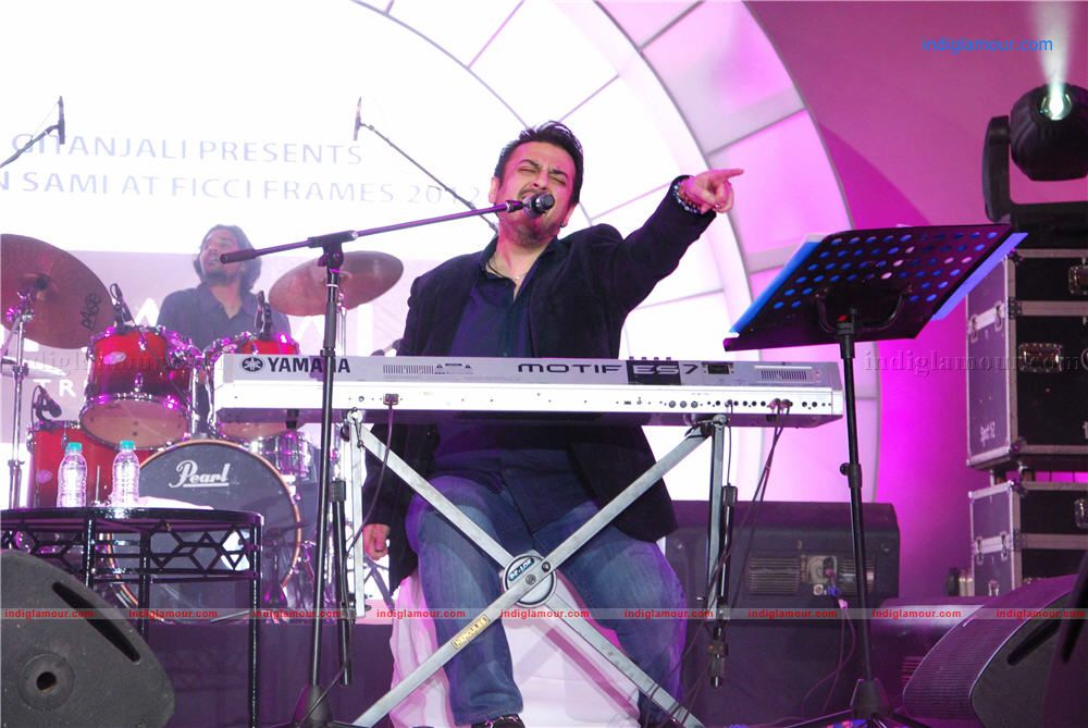 Adnan Sami Performs at FICCI Frames 2012 Event hd photo