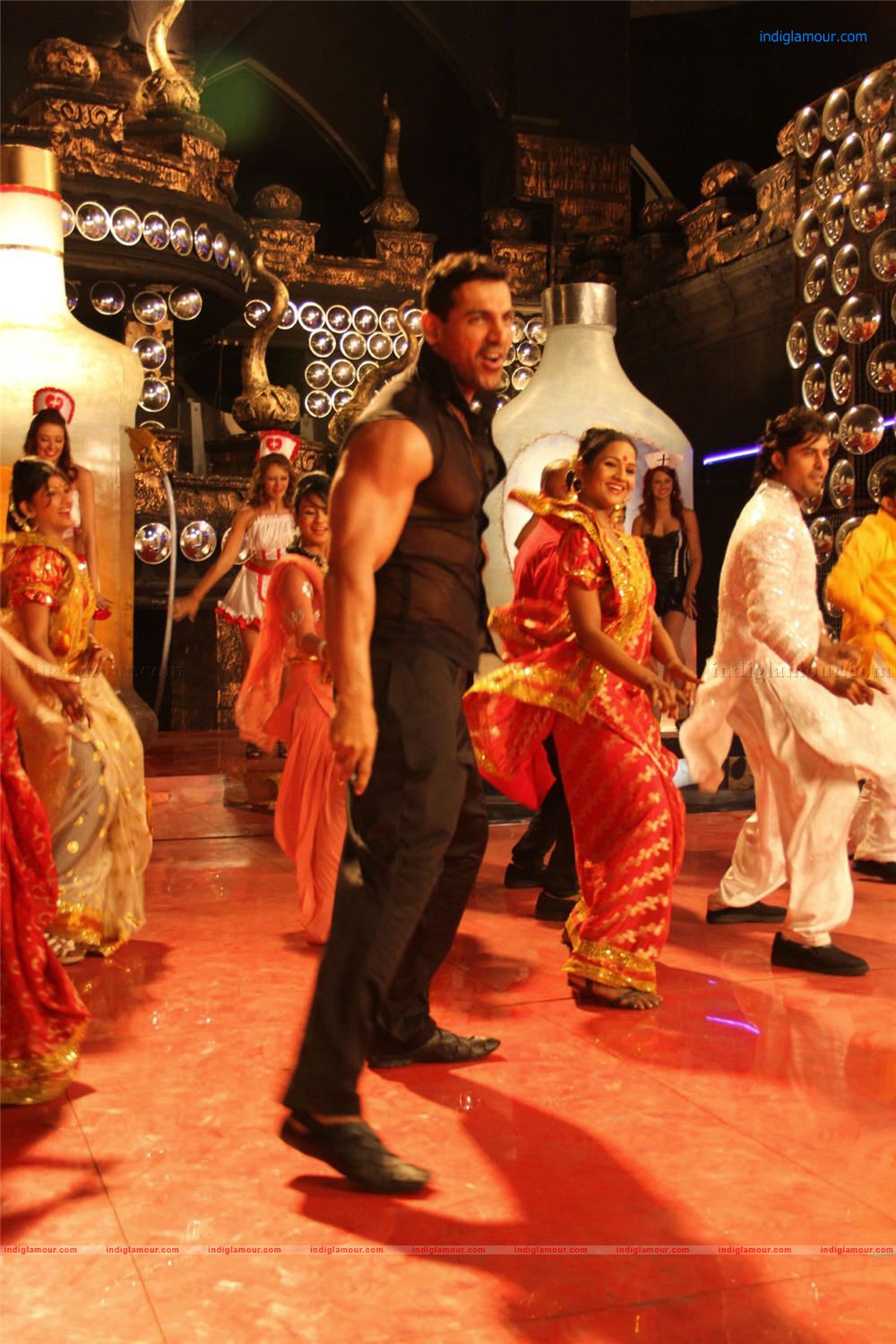 John Abraham Performs Vicky Doner Item Number Dance Event hd photo