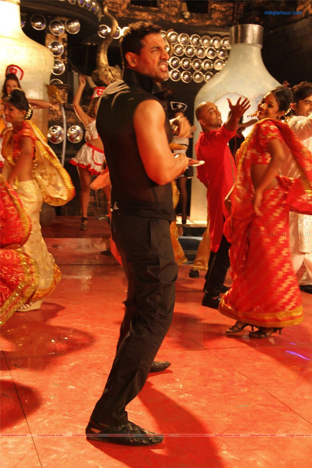 John Abraham Performs Vicky Doner Item Number Dance Event hd photo