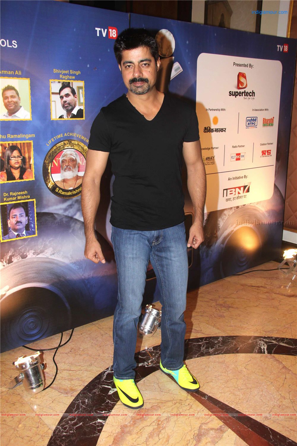 Salman Khan at IBN 7 Super Idols Awards Event hd photo