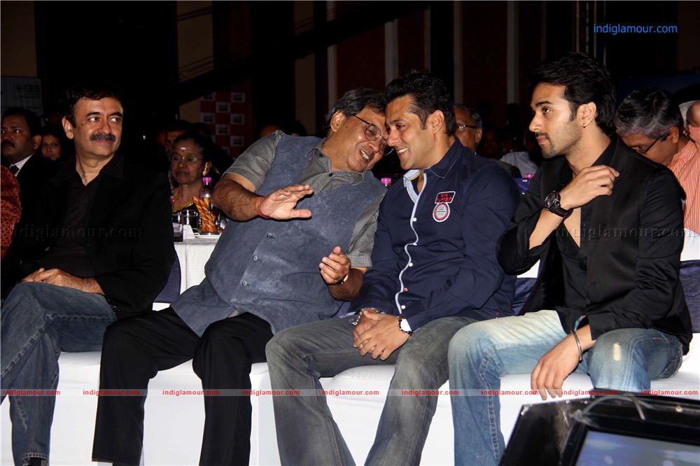Salman Khan at IBN 7 Super Idols Awards Event hd photo