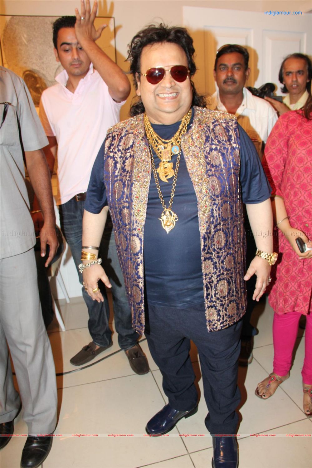 Main Aur Mr Riight Muhurat Event hd photo