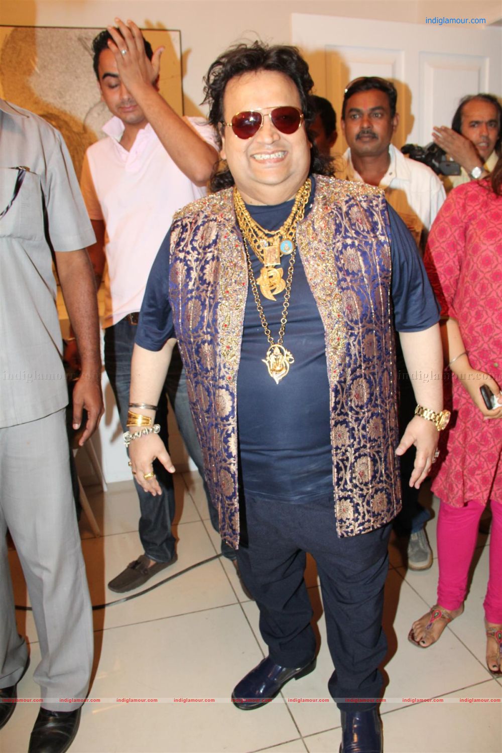 Main Aur Mr Riight Muhurat Event hd photo