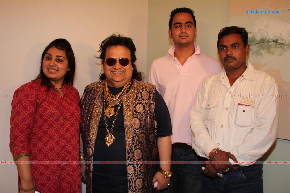 Main Aur Mr Riight Muhurat Event hd photo