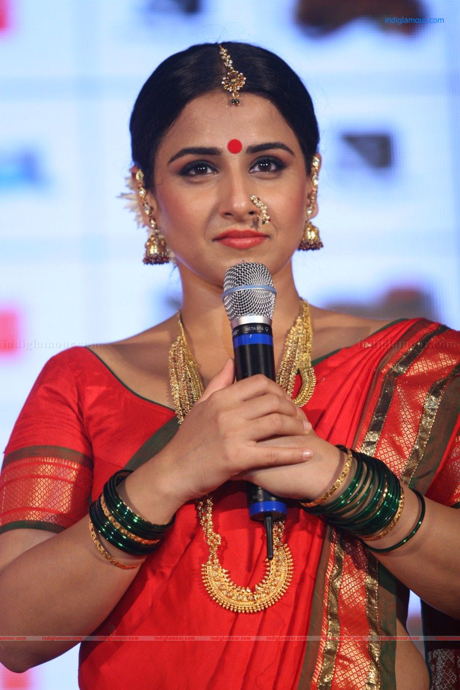 Vidya Balan Performs Live on Song Mala Jao De From Ferrari Ki Sawaari Event hd photo