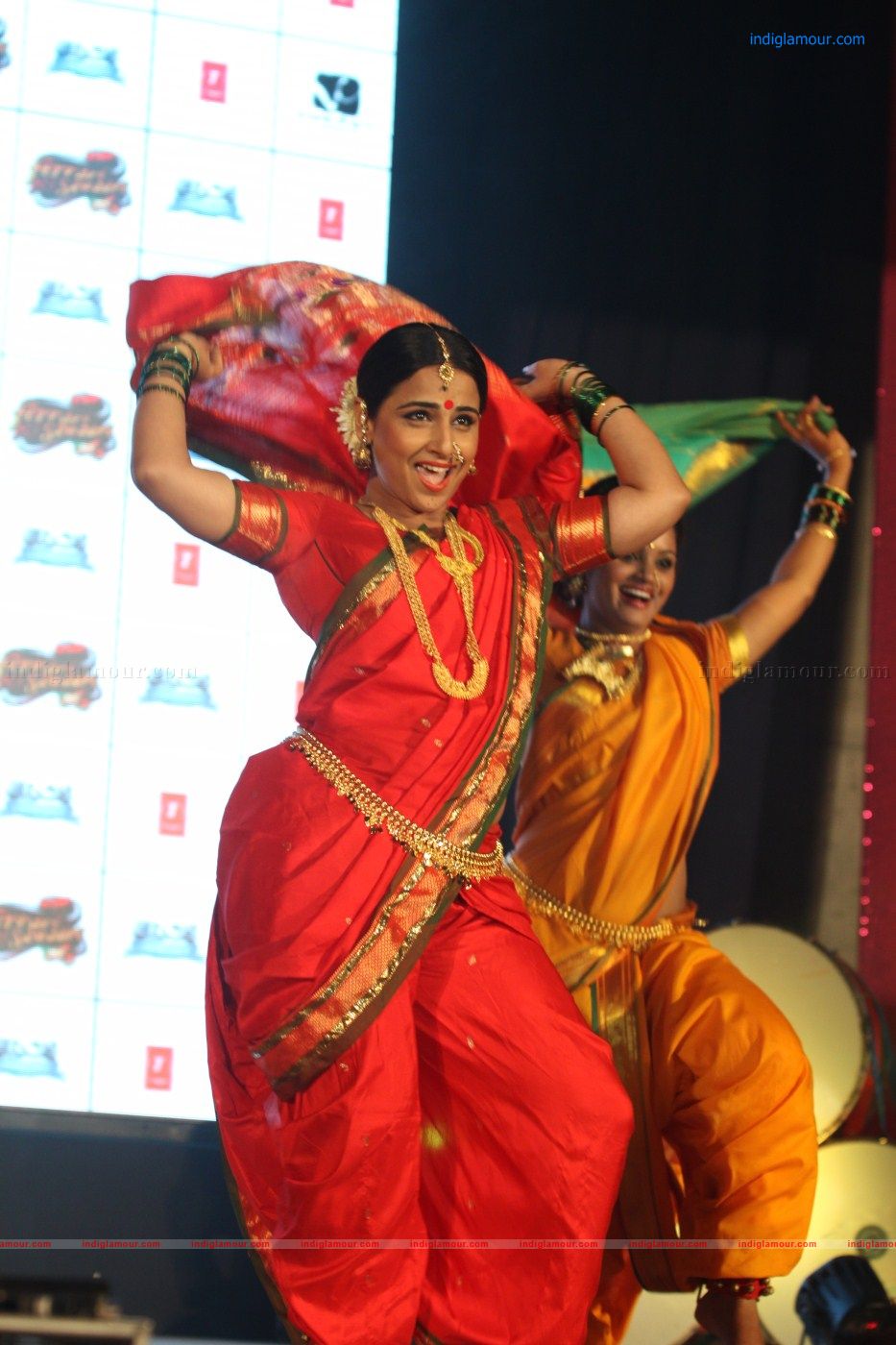 Vidya Balan Performs Live on Song Mala Jao De From Ferrari Ki Sawaari Event hd photo