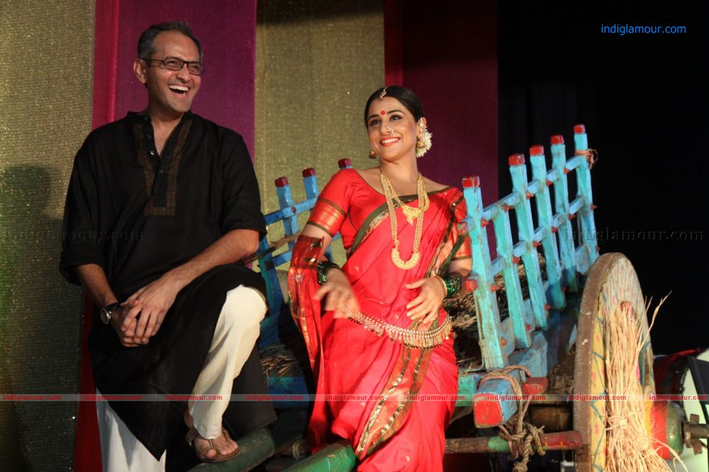 Vidya Balan Performs Live on Song Mala Jao De From Ferrari Ki Sawaari Event hd photo