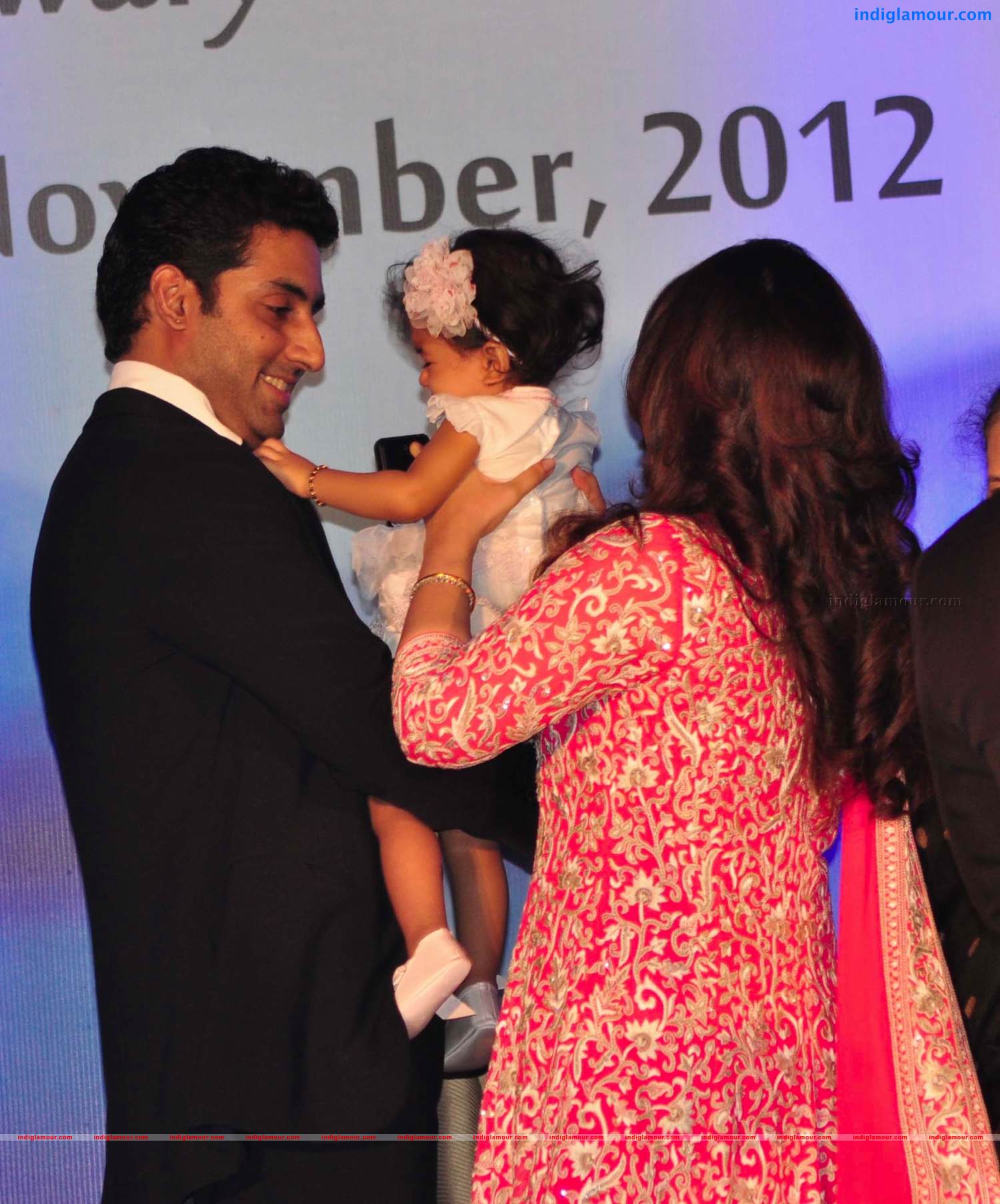 Aishwarya Rai Awarded By French Embassy Photo Event hd photo