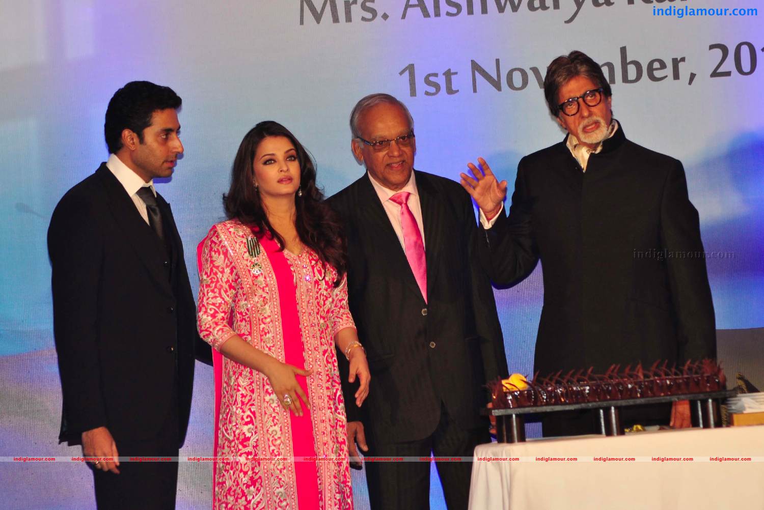 Aishwarya Rai Awarded By French Embassy Photo Event hd photo