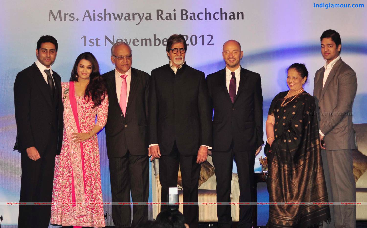 Aishwarya Rai Awarded By French Embassy Photo Event hd photo