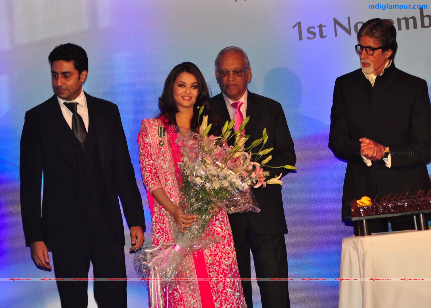 Aishwarya Rai Awarded By French Embassy Photo Event hd photo