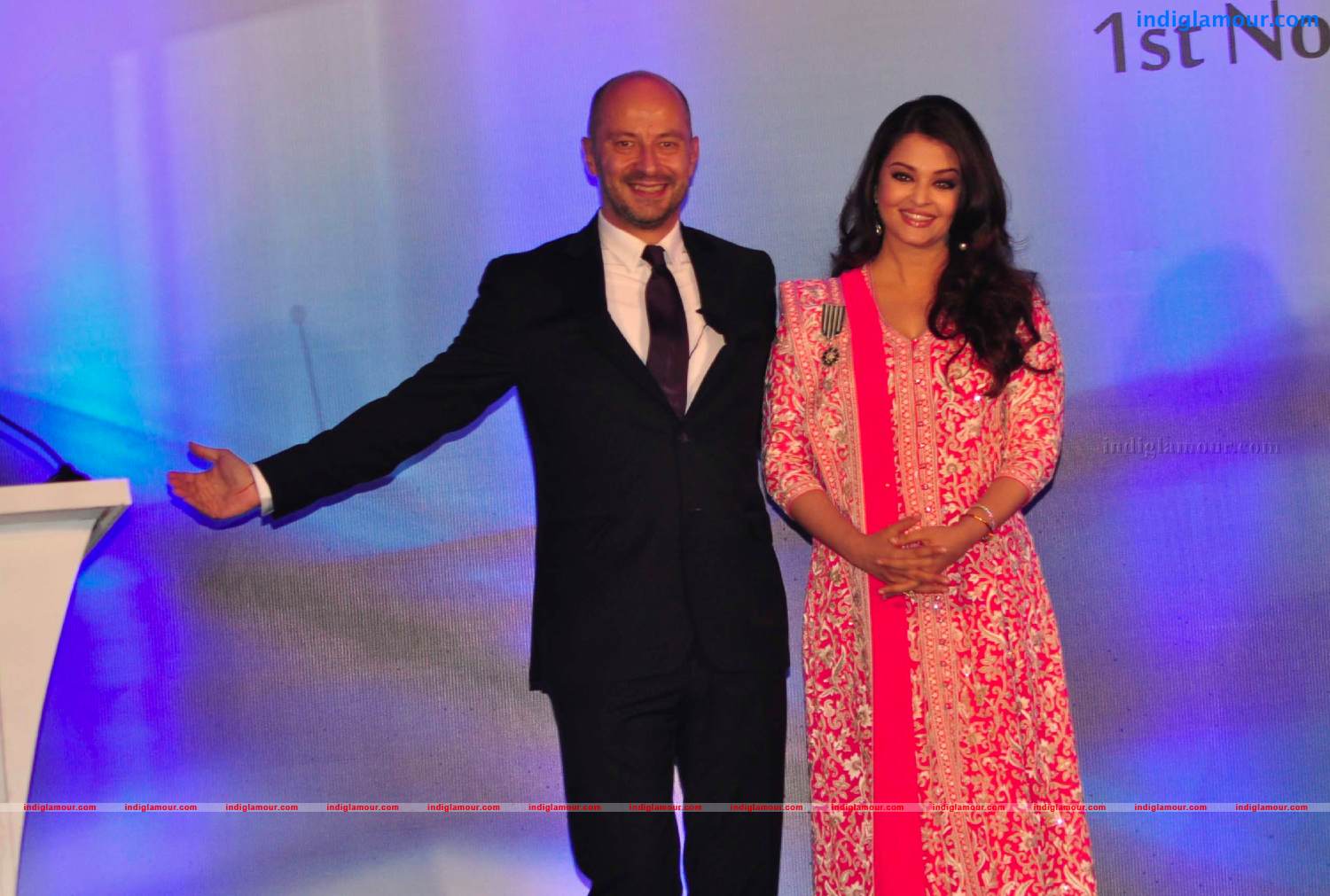 Aishwarya Rai Awarded By French Embassy Photo Event hd photo