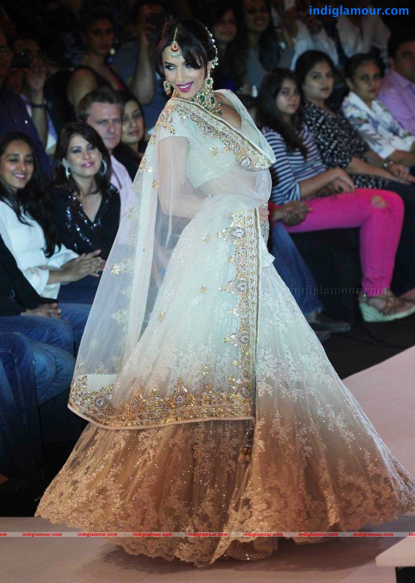 Blenders Pride Fashion Tour Day2 Vikram Phadnis Event hd photo