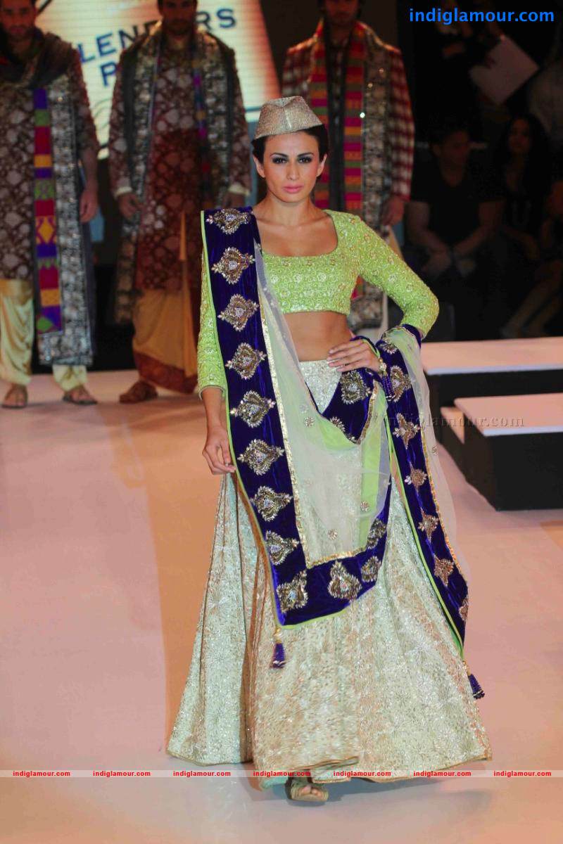 Blenders Pride Fashion Tour Day2 Vikram Phadnis Event hd photo