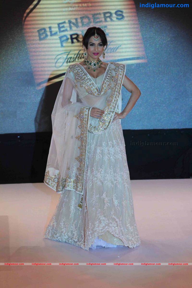 Blenders Pride Fashion Tour Day2 Vikram Phadnis Event hd photo