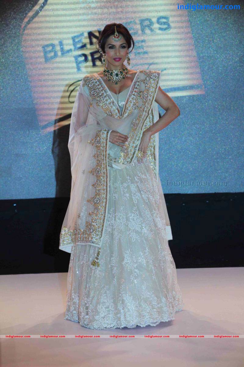 Blenders Pride Fashion Tour Day2 Vikram Phadnis Event hd photo