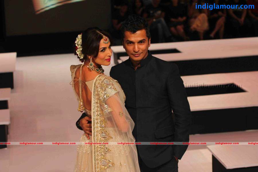 Blenders Pride Fashion Tour Day2 Vikram Phadnis Event hd photo