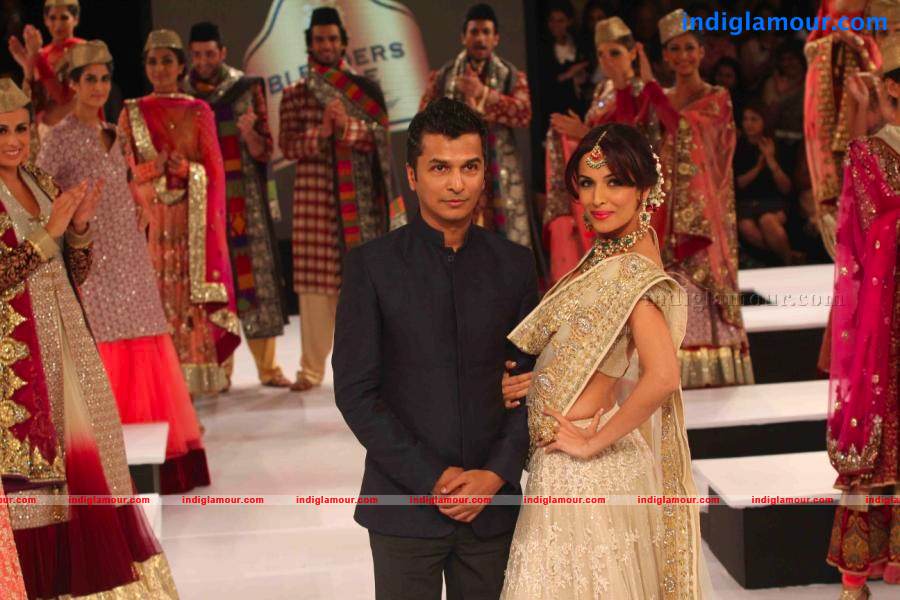 Blenders Pride Fashion Tour Day2 Vikram Phadnis Event hd photo