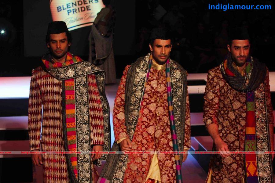 Blenders Pride Fashion Tour Day2 Vikram Phadnis Event hd photo