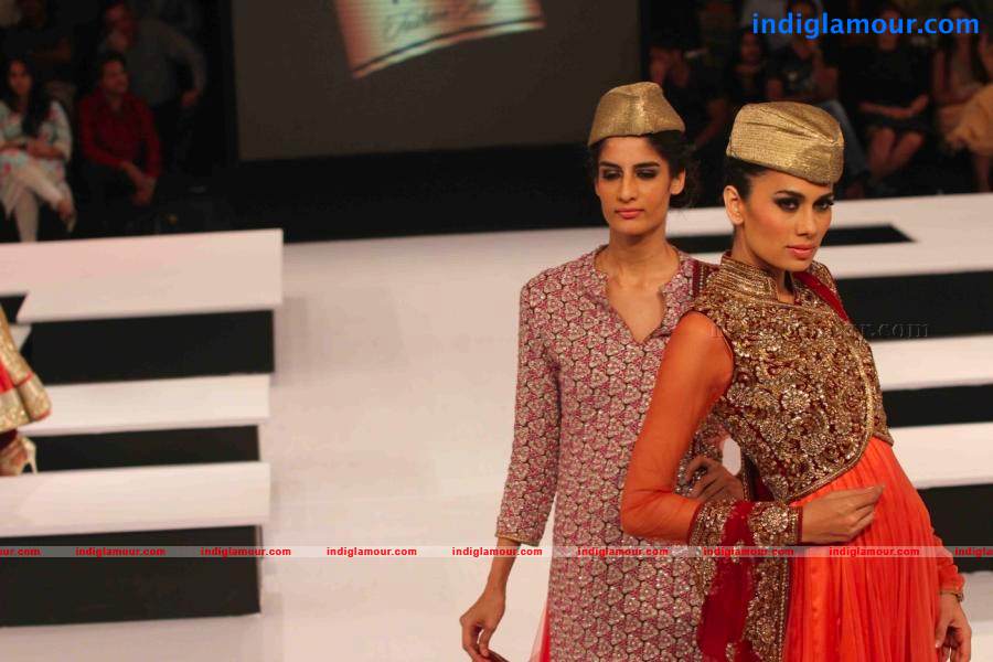 Blenders Pride Fashion Tour Day2 Vikram Phadnis Event hd photo