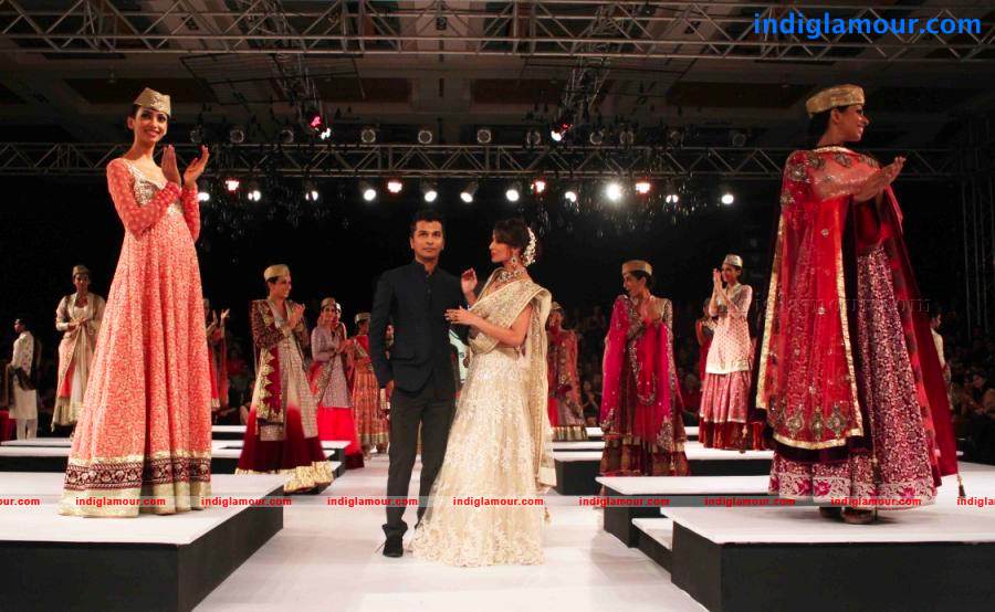 Blenders Pride Fashion Tour Day2 Vikram Phadnis Event hd photo