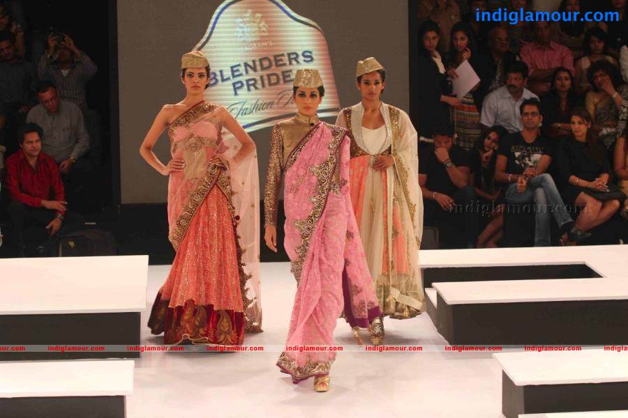 Blenders Pride Fashion Tour Day2 Vikram Phadnis Event hd photo