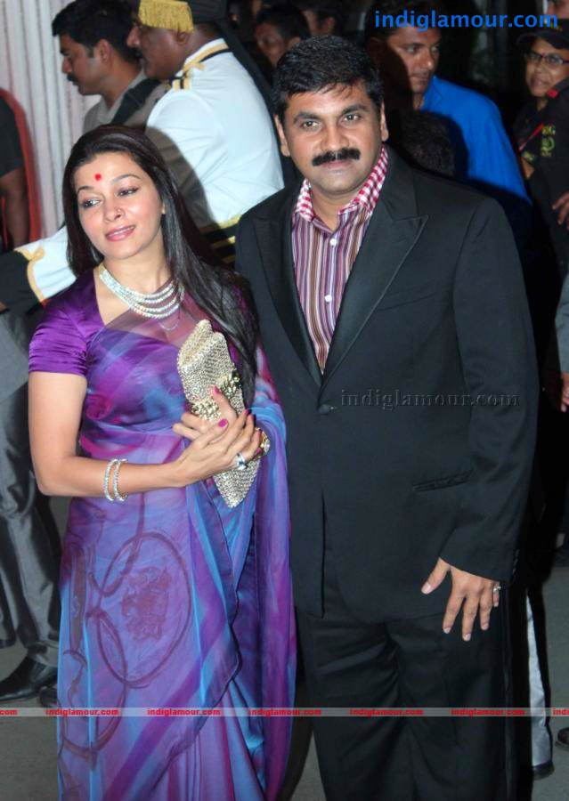 Bollywood Stars At Wedding Reception Of Rohit Shetty's Sister Event hd photo