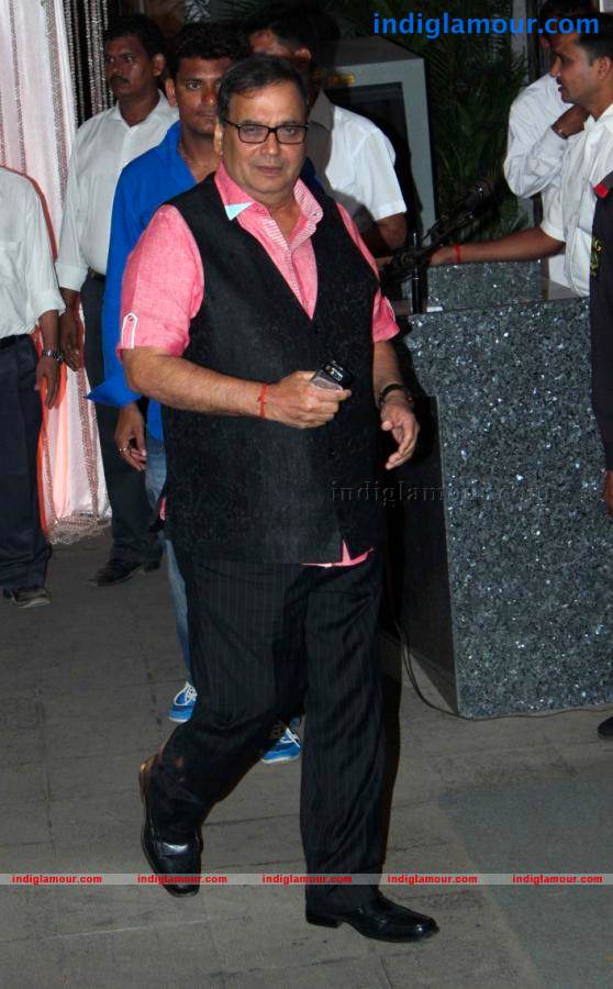 Bollywood Stars At Wedding Reception Of Rohit Shetty's Sister Event hd photo
