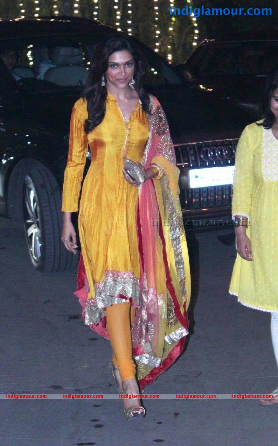 Bollywood Stars At Wedding Reception Of Rohit Shetty's Sister Event hd photo
