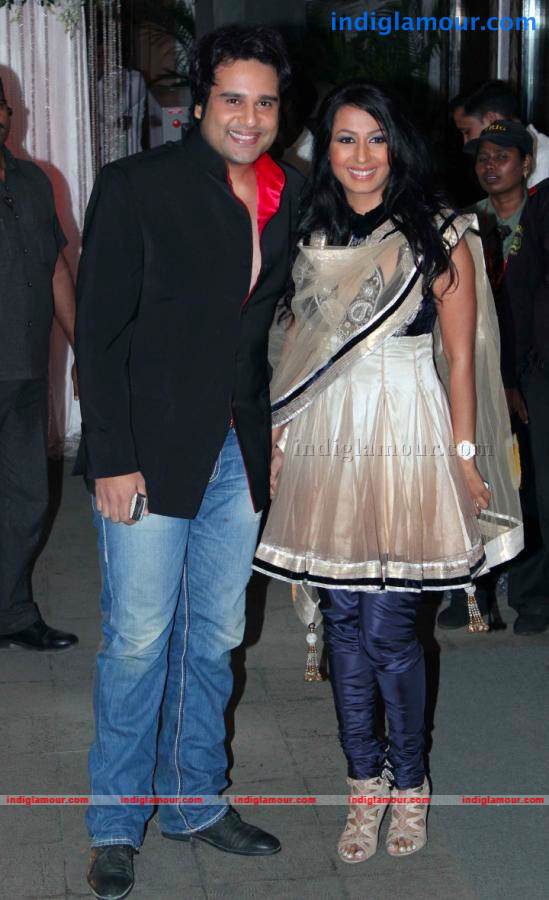 Bollywood Stars At Wedding Reception Of Rohit Shetty's Sister Event hd photo