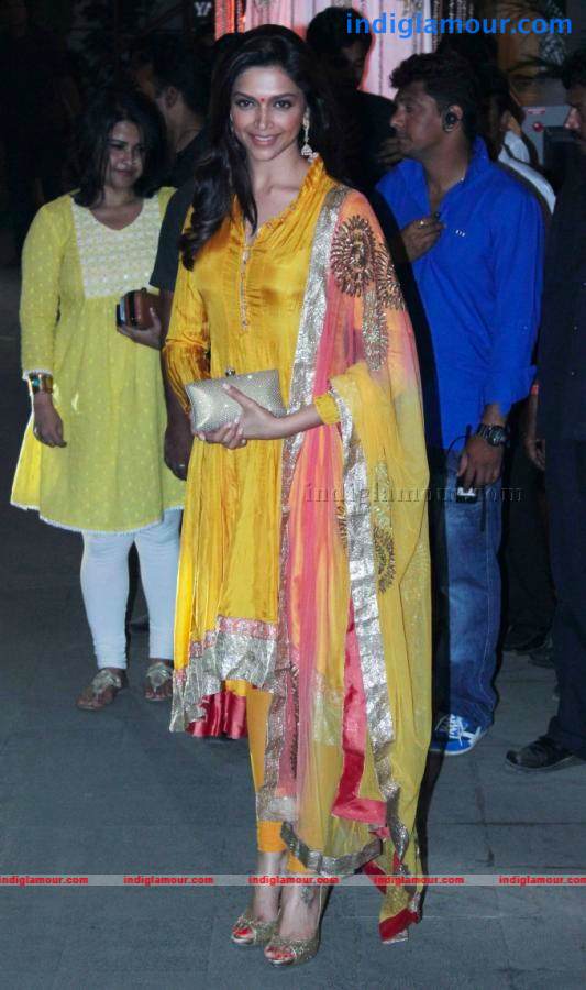Bollywood Stars At Wedding Reception Of Rohit Shetty's Sister Event hd photo