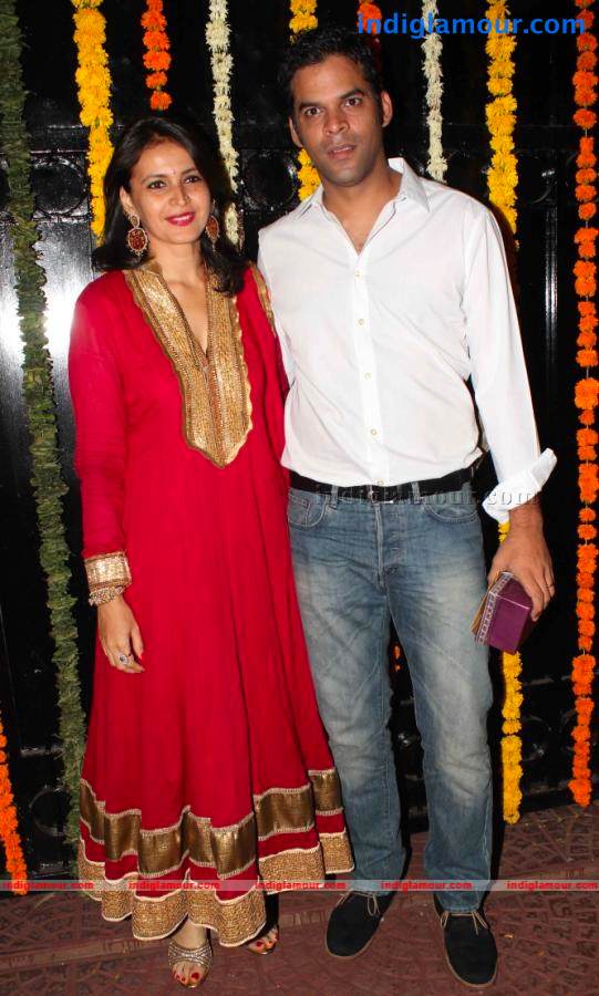 Celebs At Ekta Kapoor Diwali Party Event hd photo