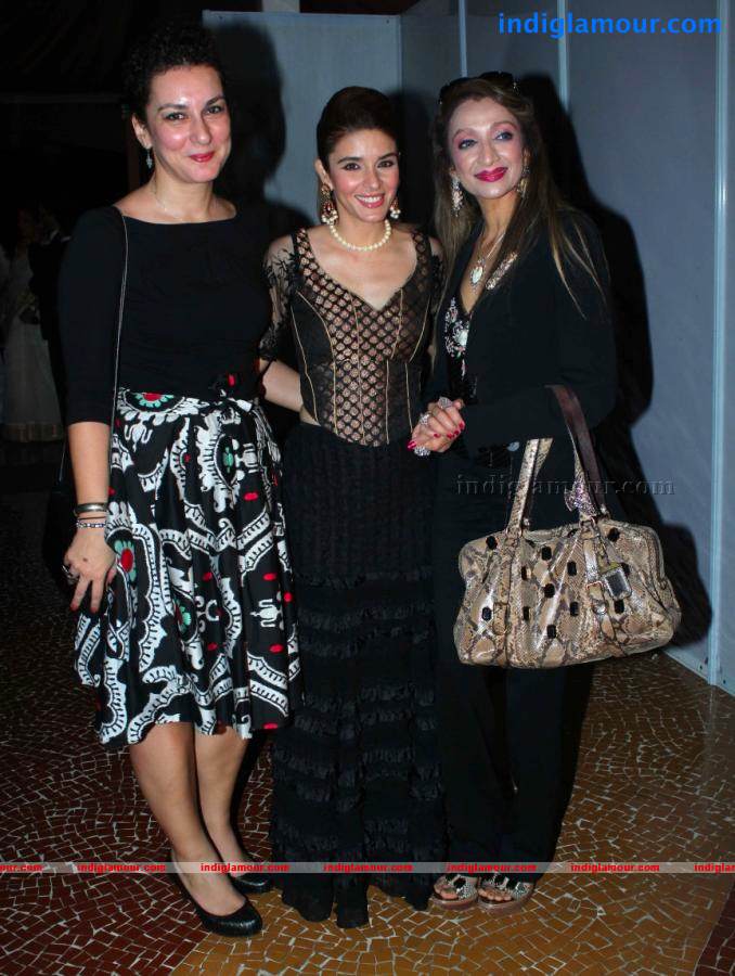 Global Peace Initiative 'Walk for Peace' Ramp Walk Event Event hd photo