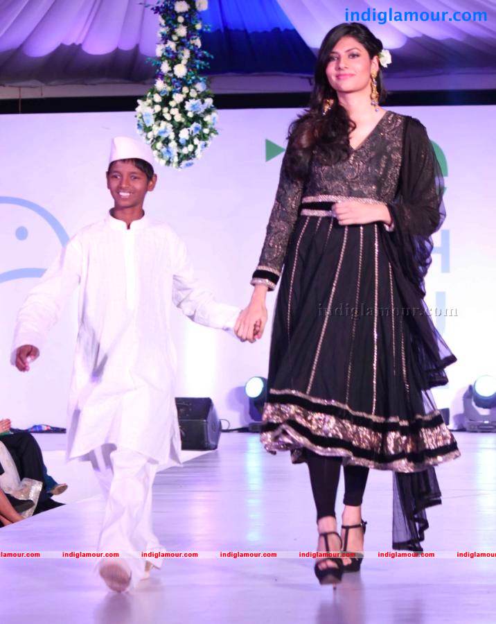 Global Peace Initiative 'Walk for Peace' Ramp Walk Event Event hd photo