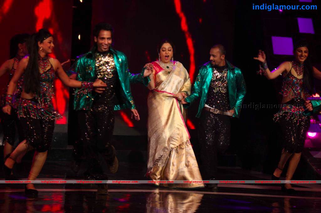 Jab Tak Hai Jaan Team On The Sets Of India's Got Talent Event hd photo