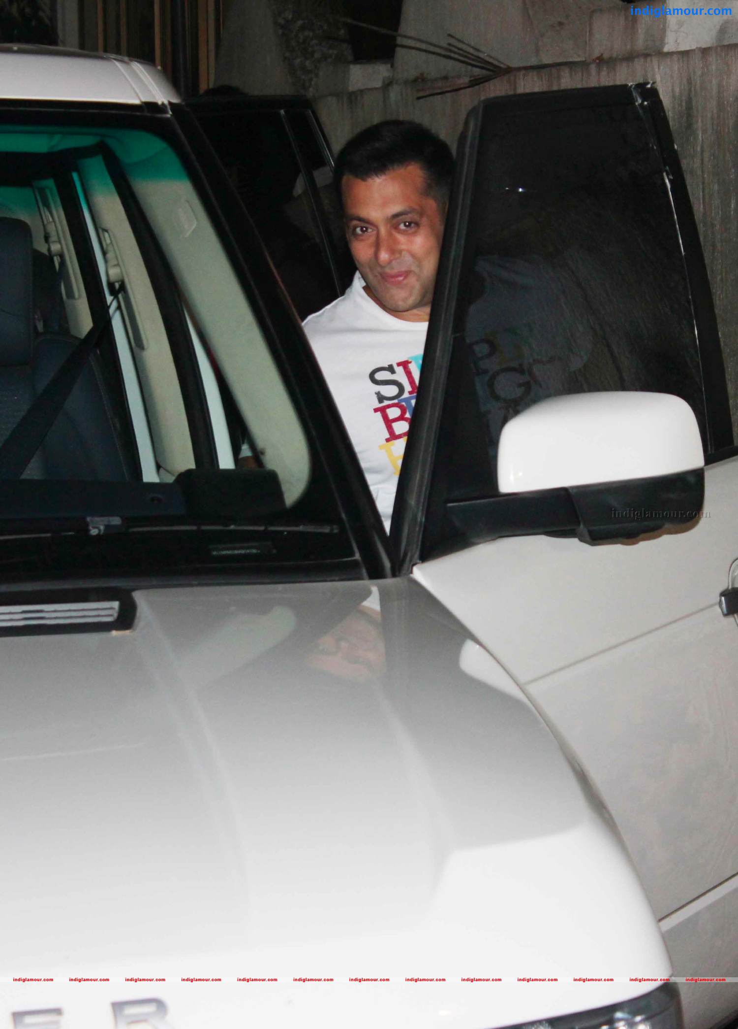 Salman Khan And Sonakshi At Special Screening Of LIFE OF PI Event hd photo