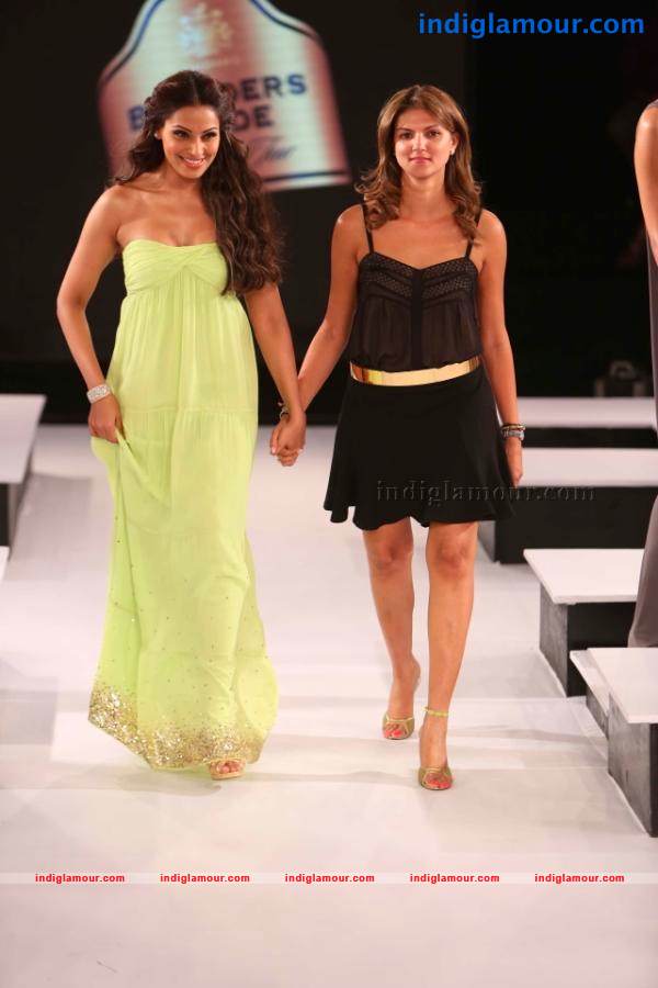Bollywood Stars Ramp Walk At Blenders Pride Fashion Tour Event hd photo