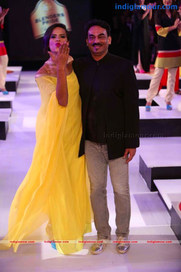 Bollywood Stars Ramp Walk At Blenders Pride Fashion Tour Event hd photo