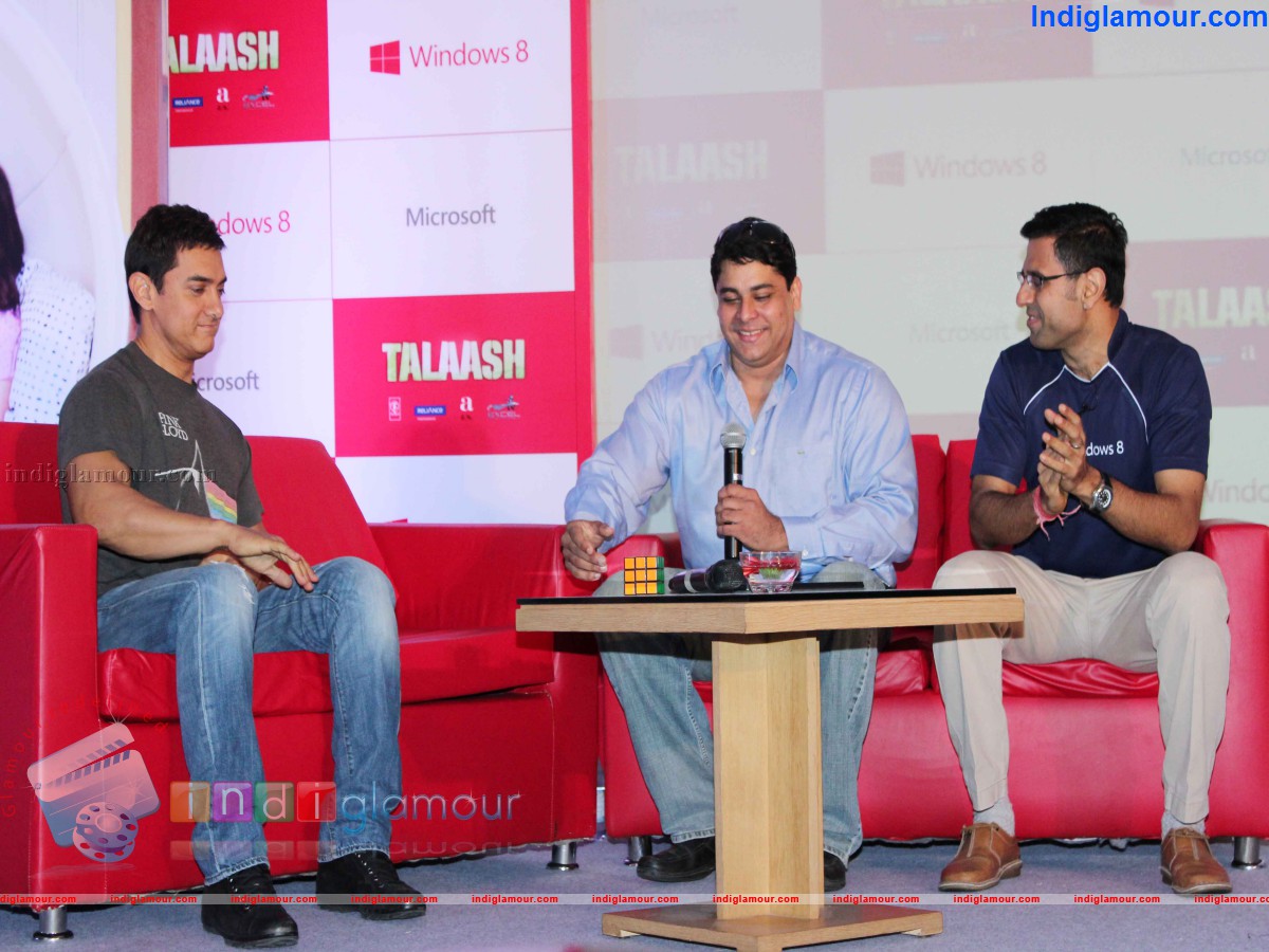 Aamir Khan Meet Microsoft Talash Contest Winners Event hd photo