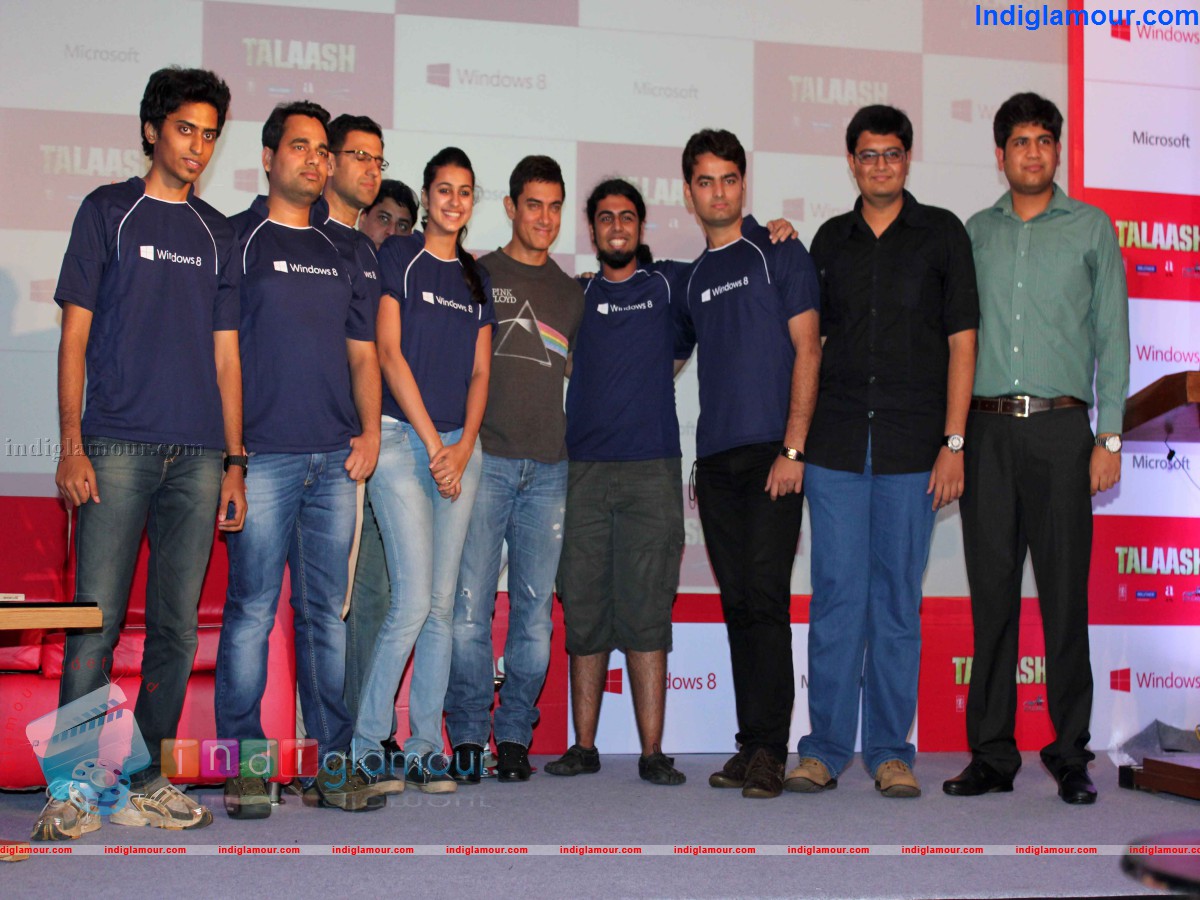 Aamir Khan Meet Microsoft Talash Contest Winners Event hd photo