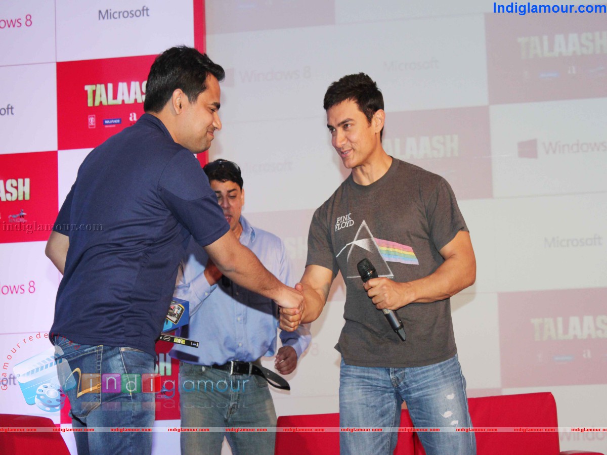 Aamir Khan Meet Microsoft Talash Contest Winners Event hd photo