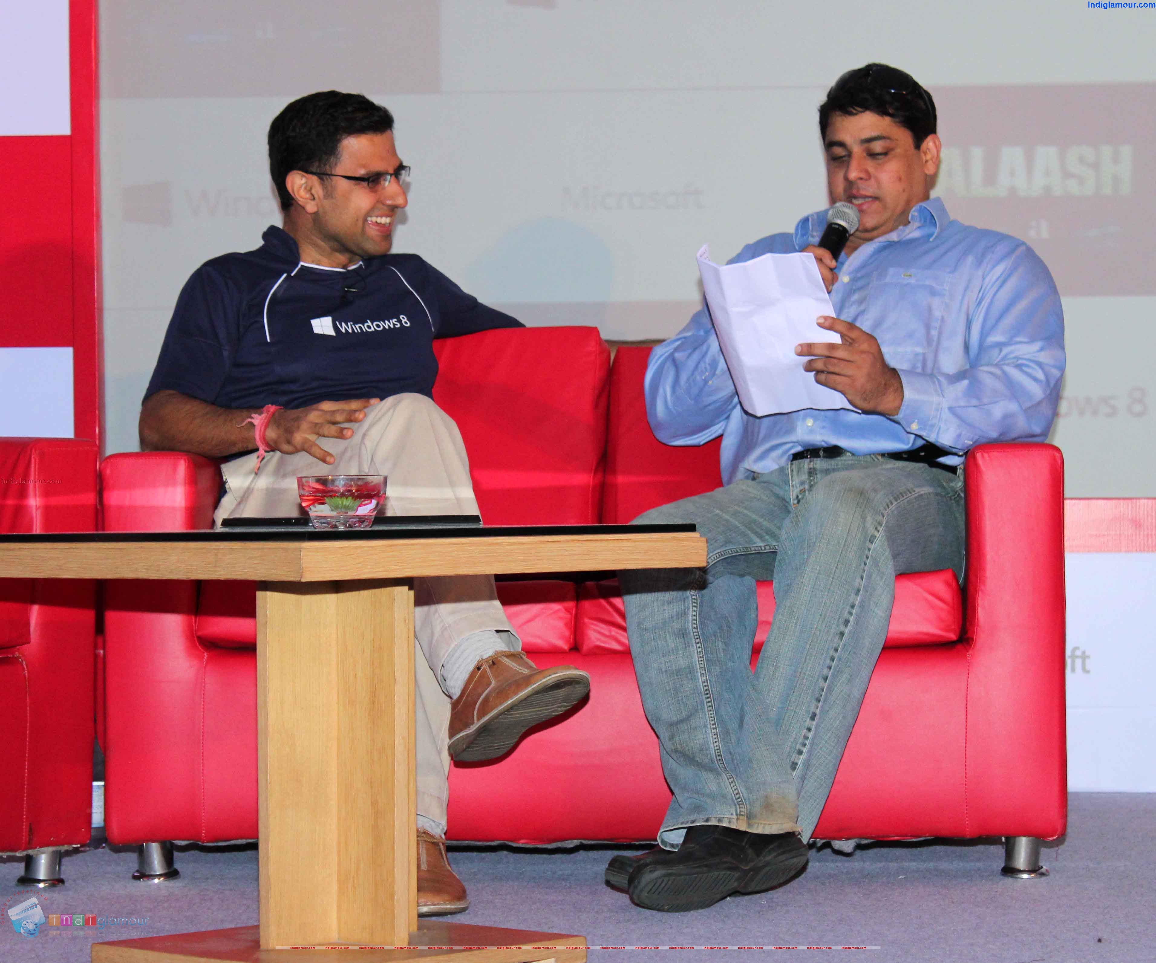 Aamir Khan Meet Microsoft Talash Contest Winners Event hd photo