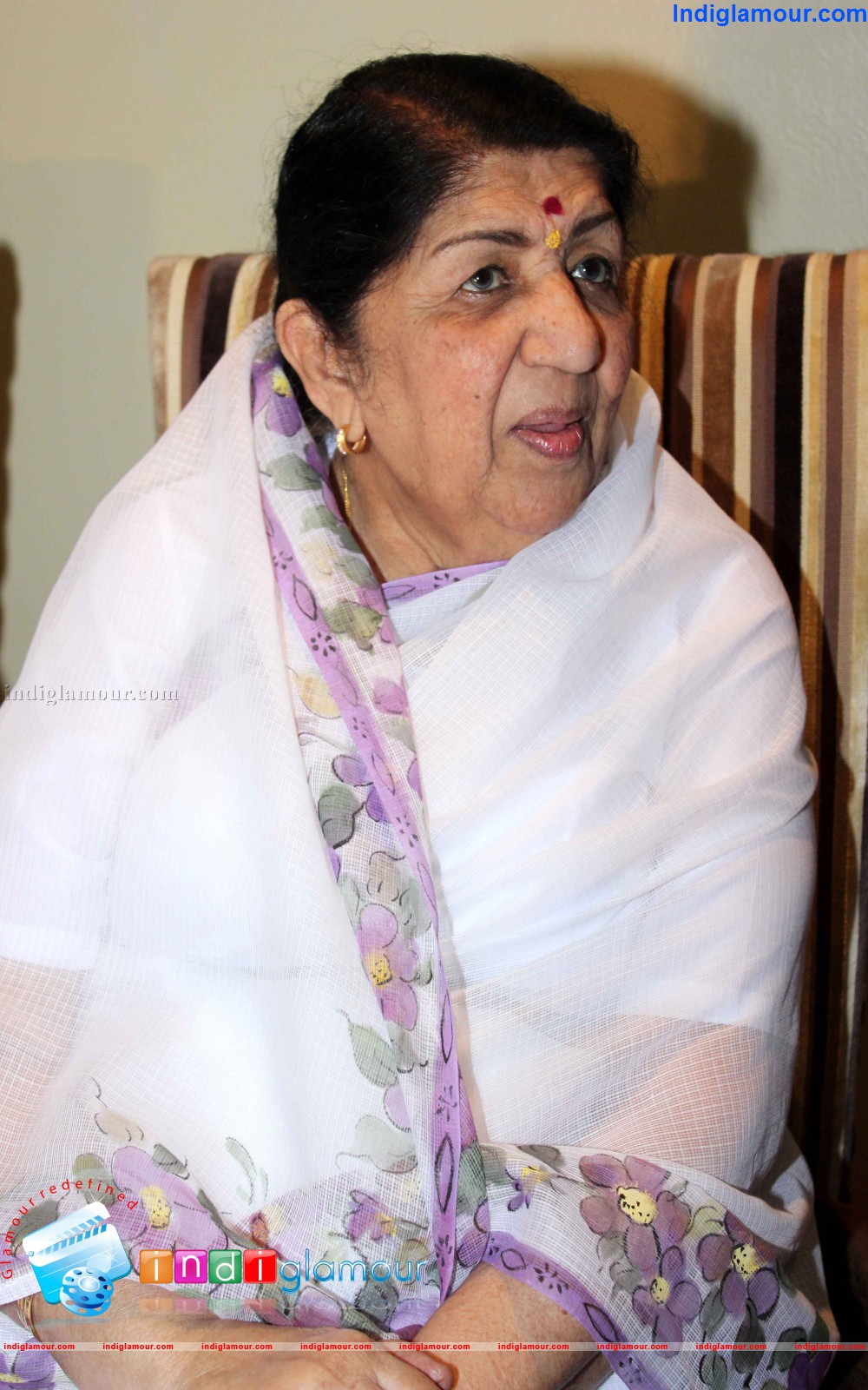 Annoucement of Master Deenanath Manaeshkar Smruthi Pratisthan Awards 2013 Event hd photo
