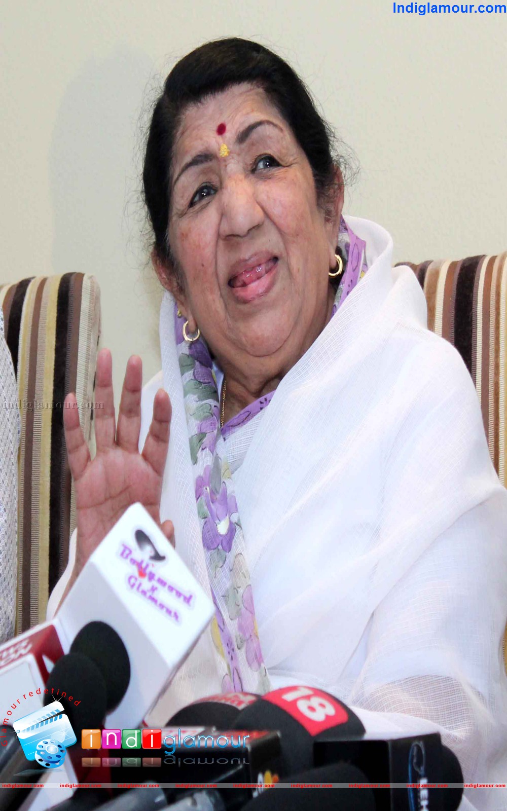 Annoucement of Master Deenanath Manaeshkar Smruthi Pratisthan Awards 2013 Event hd photo