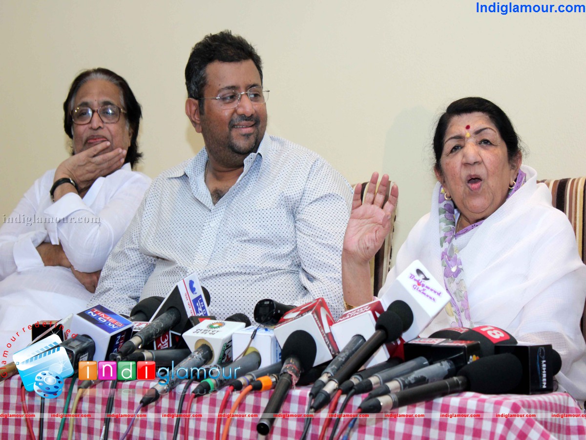 Annoucement of Master Deenanath Manaeshkar Smruthi Pratisthan Awards 2013 Event hd photo