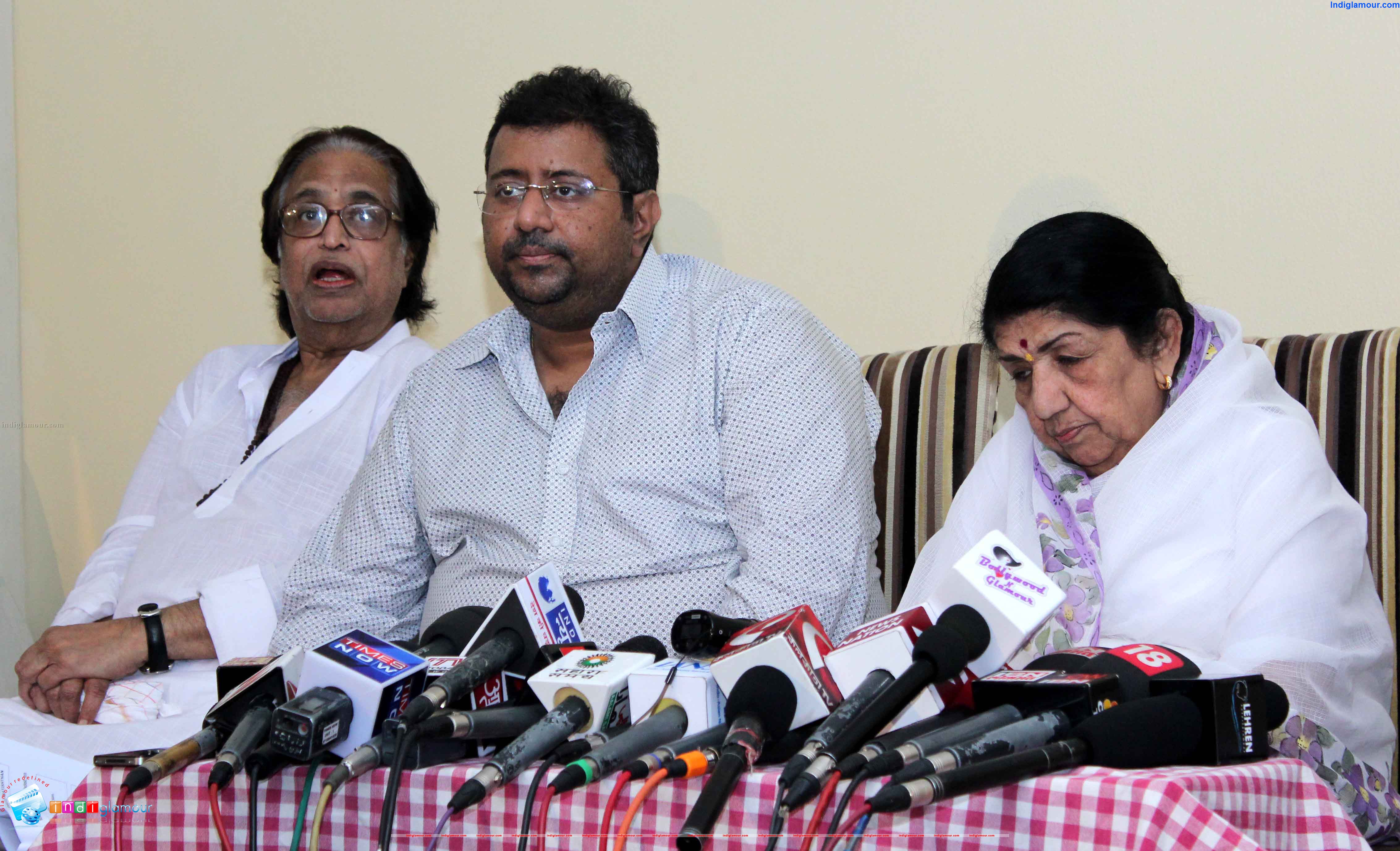 Annoucement of Master Deenanath Manaeshkar Smruthi Pratisthan Awards 2013 Event hd photo