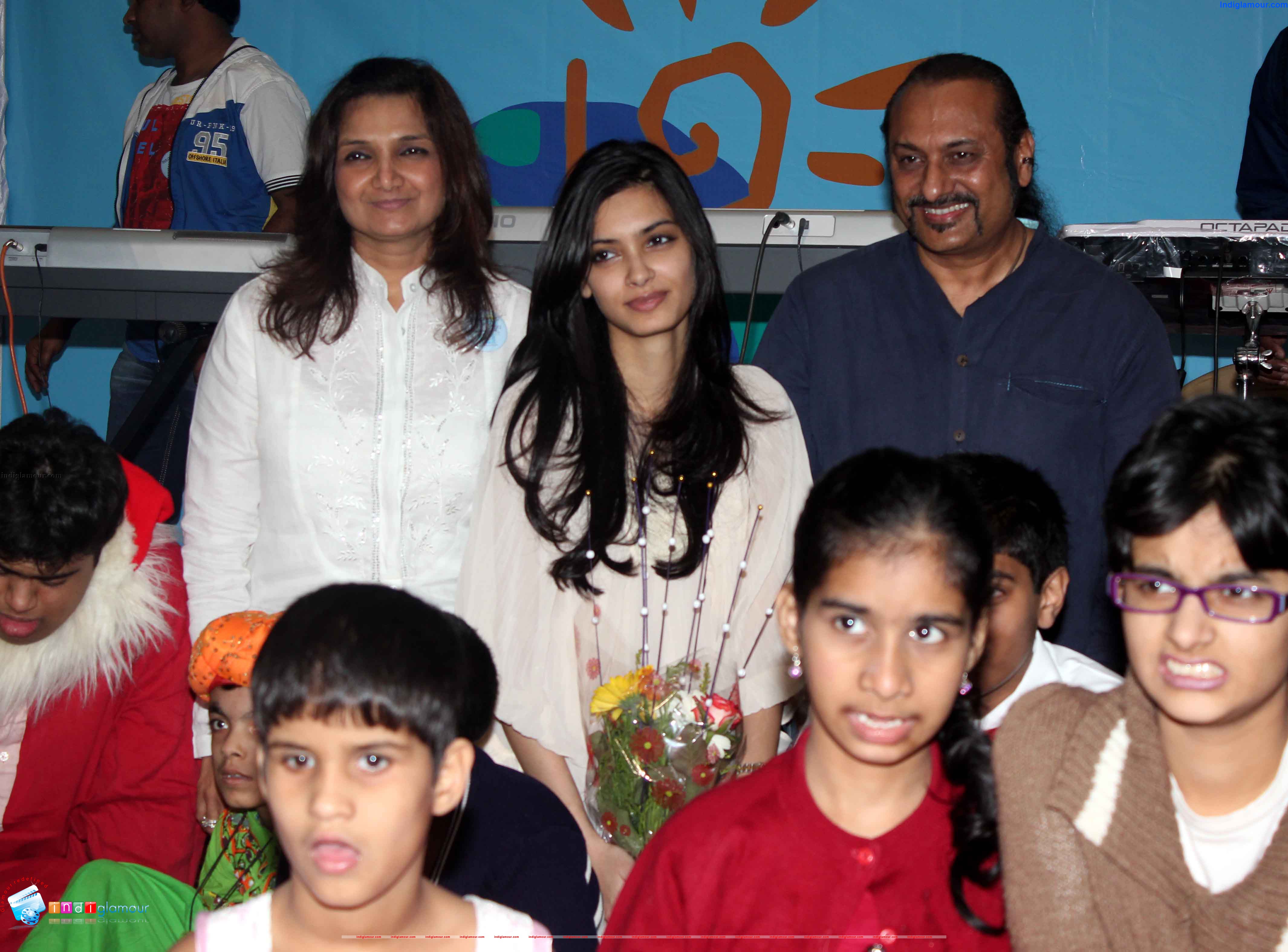 Fiana Penty at Priyanj Special School Celebrates World Autism Awareness Day Event hd photo